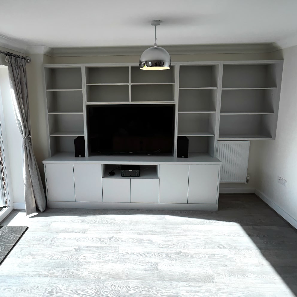 Built-in Fitted Bookcase Shelving Unit and Integrated TV